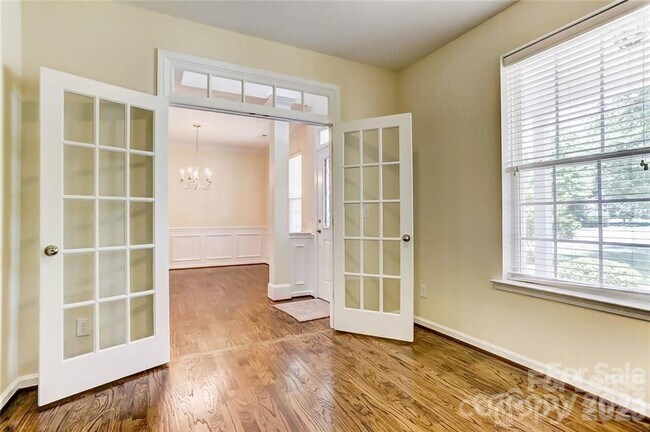 Building Photo - 5067 Timber Falls Dr