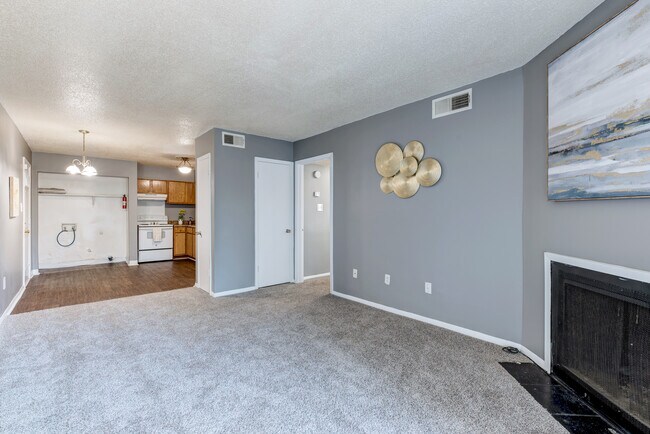 Habitación familiar - Annies Townhomes- FREE month!