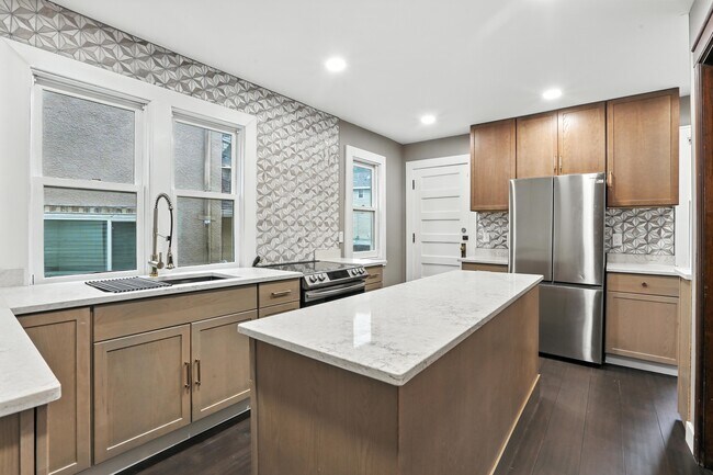 Foto del edificio - 1500 22nd Ave N