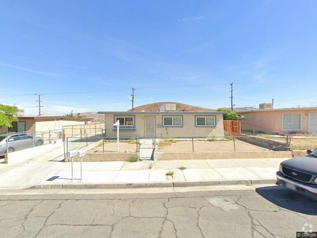 Building Photo - 1121 Mojave Dr