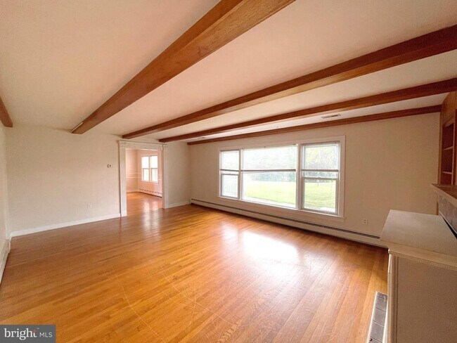 Foto del edificio - 20660 Piney Point Rd