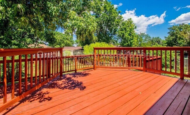 Foto del edificio - 1557 S Salida Way