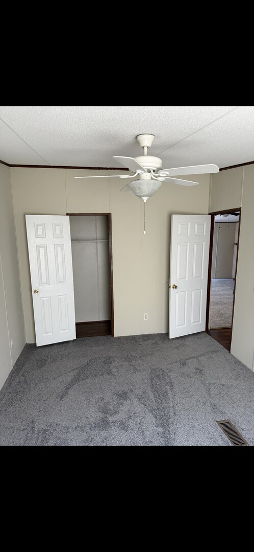 Foto del edificio - 3 bed 2 bath includes garden tub, patio, fireplace.