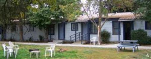 Building Photo - 1520 E Elm Ave