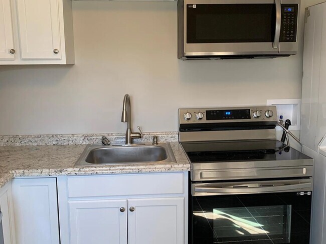 Foto del edificio - 663 Stevenson Rd