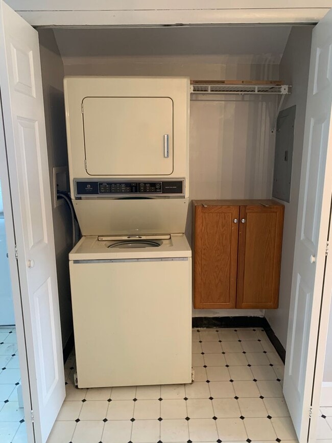 Building Photo - 9 Washington Ave