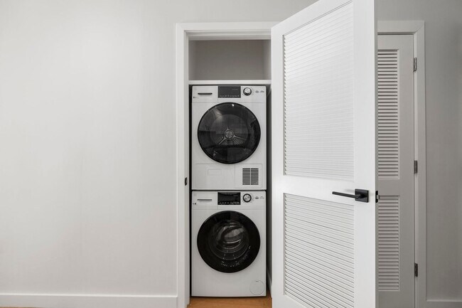 Photo - 693 Sutter St Apartment