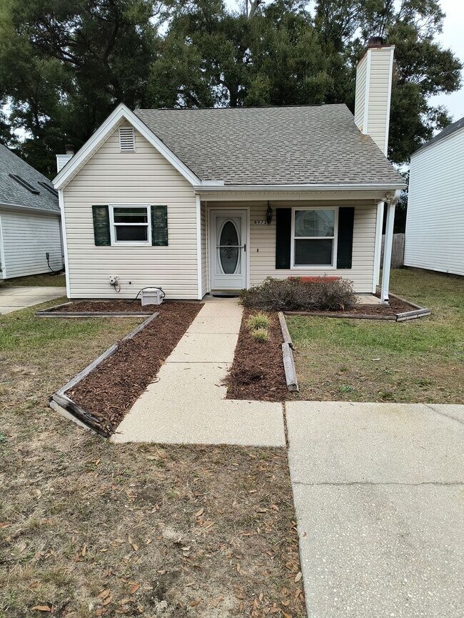 Foto del edificio - 6972 Weatherwood Dr
