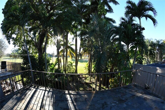 Building Photo - 19808 Bob-O-Link Dr