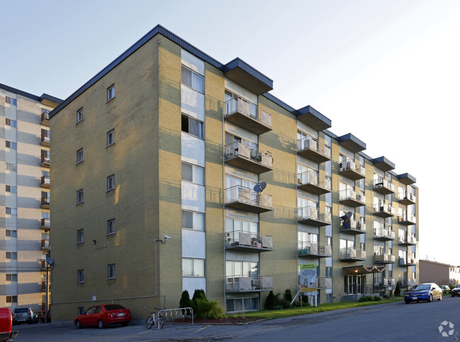 Building Photo - 1425 Rosenthal