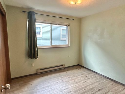 Building Photo - Location, Location, Location! 2-bed Ballar...