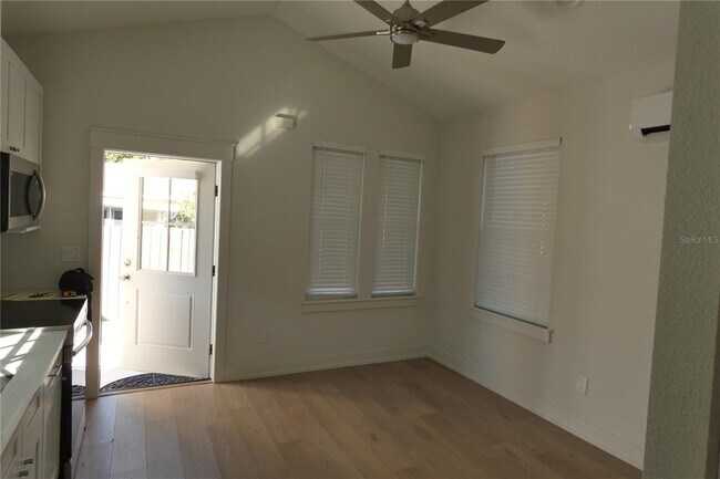 Foto del edificio - 220 43rd Ave NE