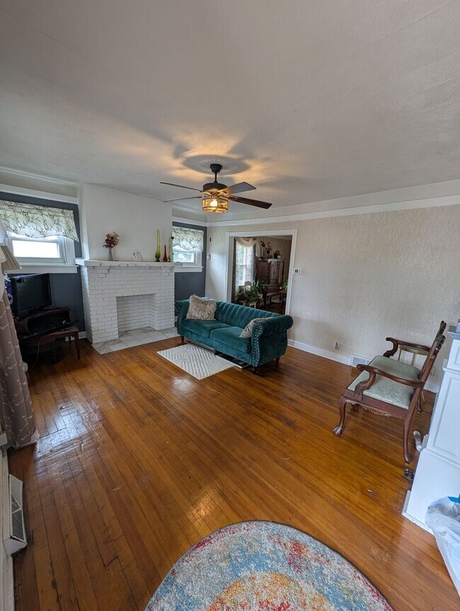 Foto del edificio - 1444 Woodland Ave