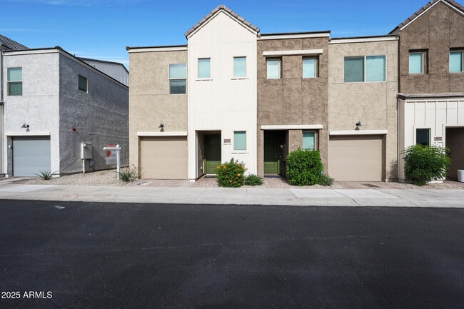 Building Photo - 8323 N 22nd Dr