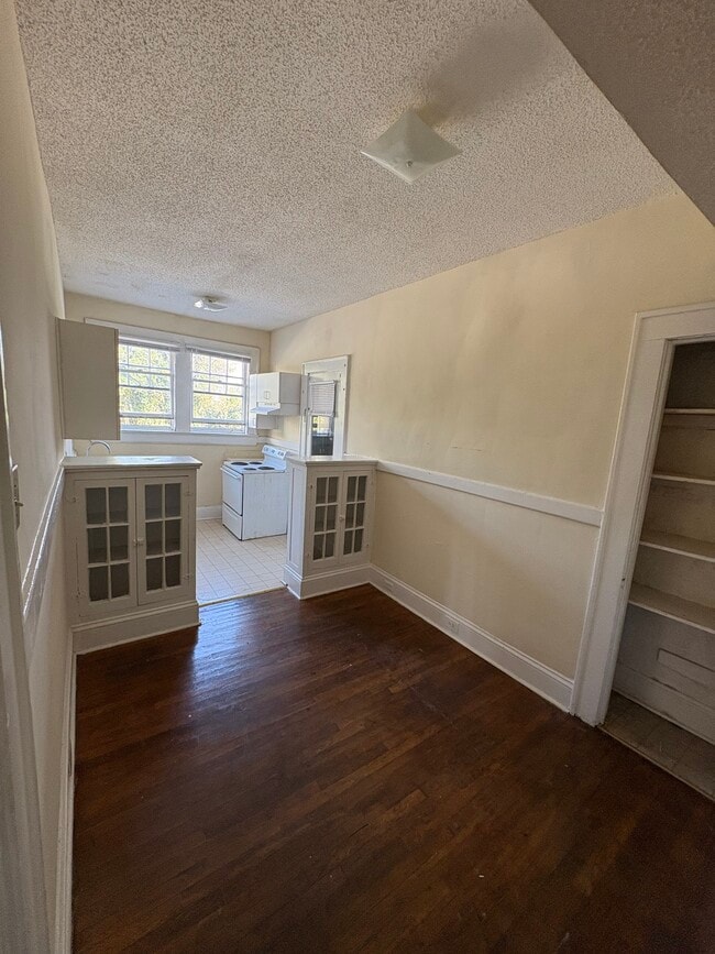 Building Photo - Vineville Court Apartments
