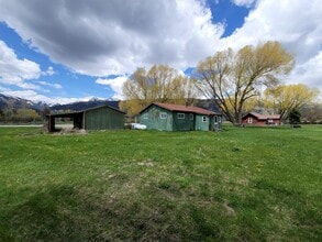 Building Photo - 980 Wenzel Ln
