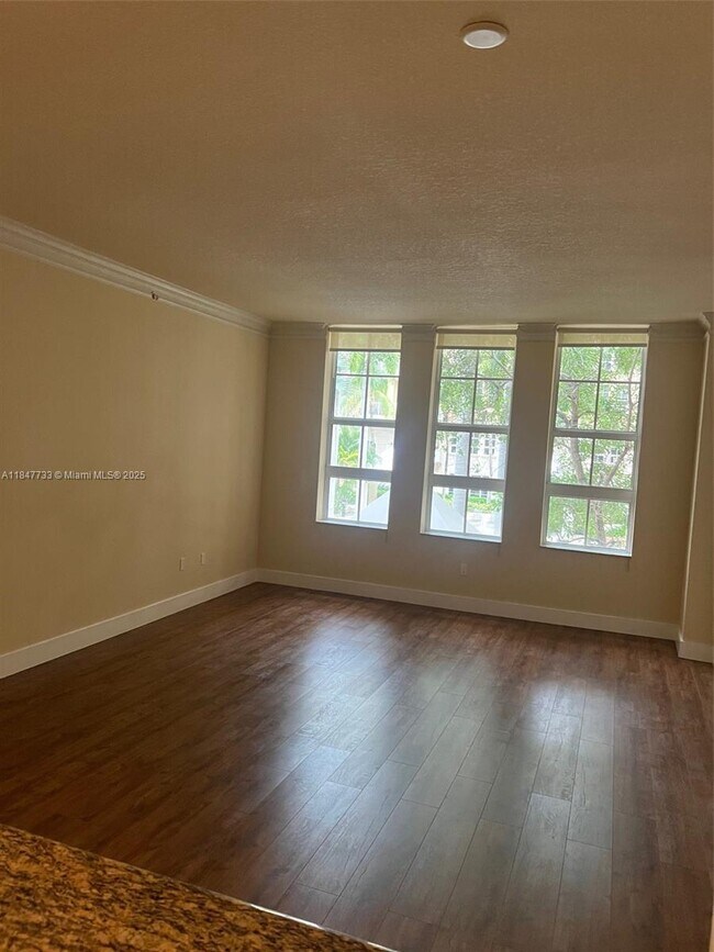 Foto del edificio - 3001 NE 185th St