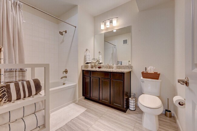 Building Photo - $2,199- 2 Bed, 2 Bath Ground Floor Condo with AC, and In Unit Laundry!