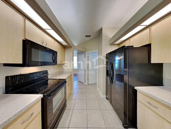 Foto del edificio - 8452 Fenholloway Ct