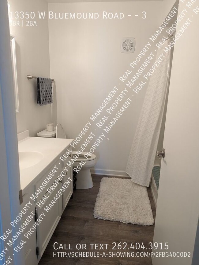 Building Photo - Three Bedroom 2 Full Bath Condo