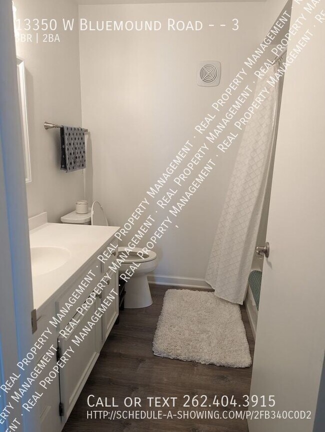Foto del edificio - Three Bedroom 2 Full Bath Condo