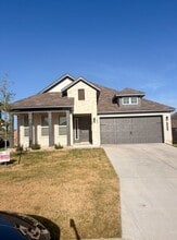 Building Photo - 1522 Hillside Dr