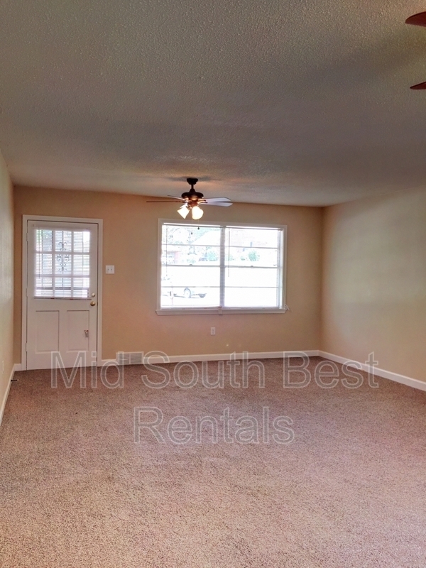 Building Photo - 1341 Busby Ave