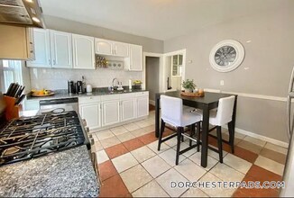 Building Photo - 9 Taft St