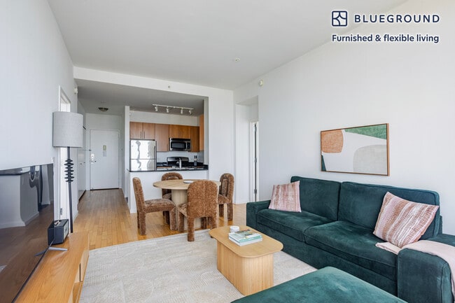 Foto del edificio - 4-75 48th Avenue-SI FL38-ID2253