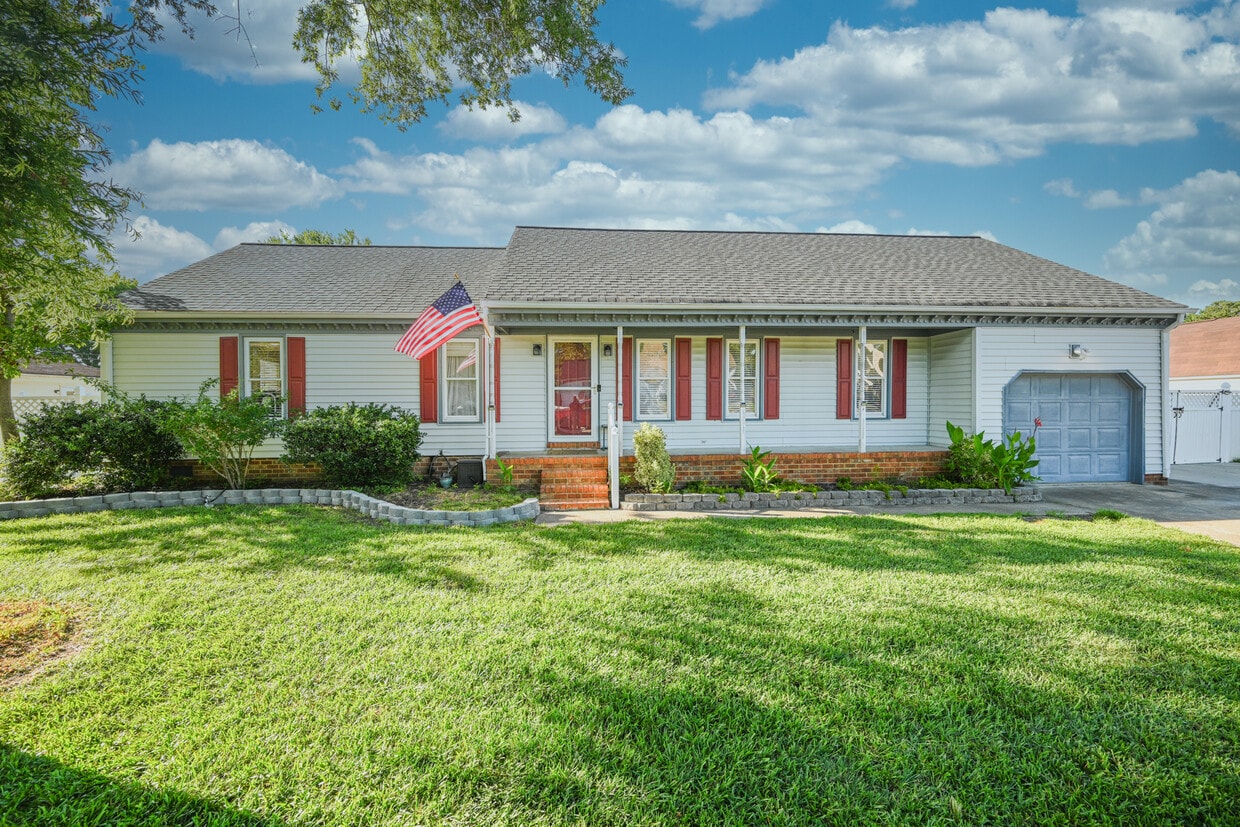 Foto principal - 808 Pine Level Ln