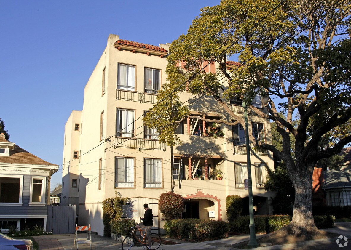 Foto principal - 757 Santa Clara Ave