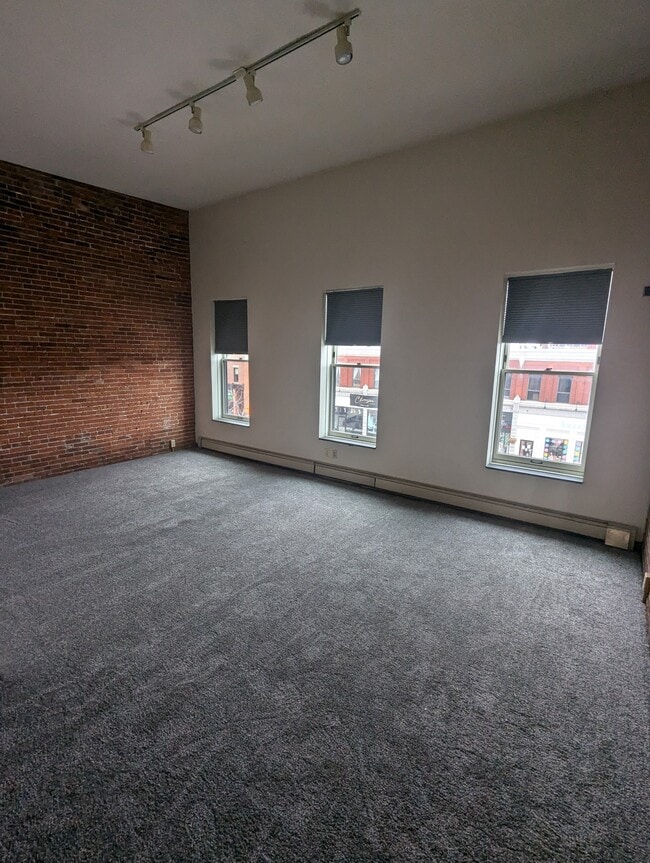 Building Photo - 401 State St