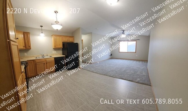 Foto del edificio - 2220 Devon Ave