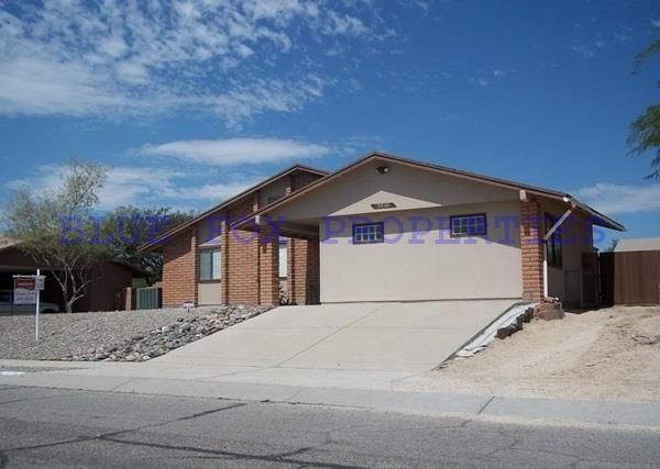 Primary Photo - 3236 W Green Ridge Dr