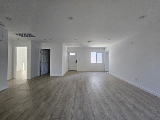 Building Photo - Goleta Properties