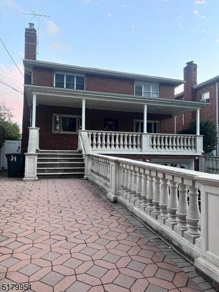 Primary Photo - 24 E Webster Ave