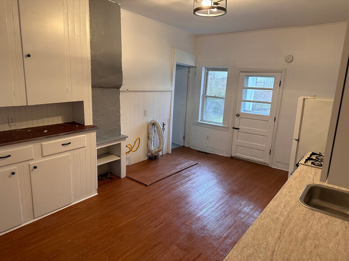 Primary Photo - 18 Green St