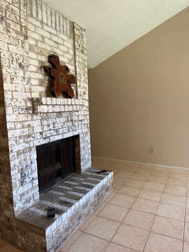 Building Photo - 16625 Gold Ridge Ln