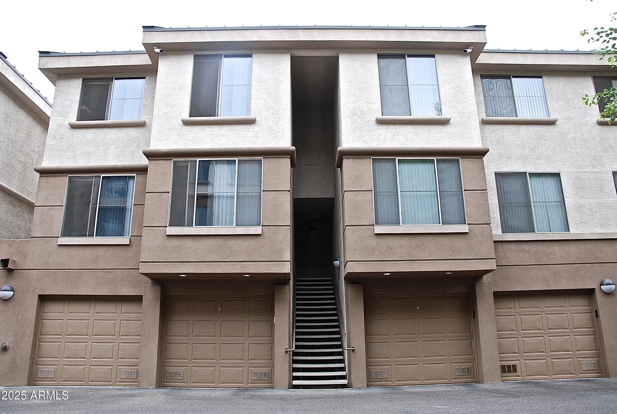 Foto principal - 1701 E Colter St