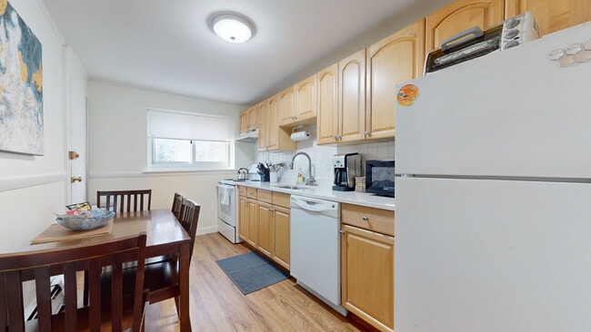 Building Photo - 99 Chestnut St