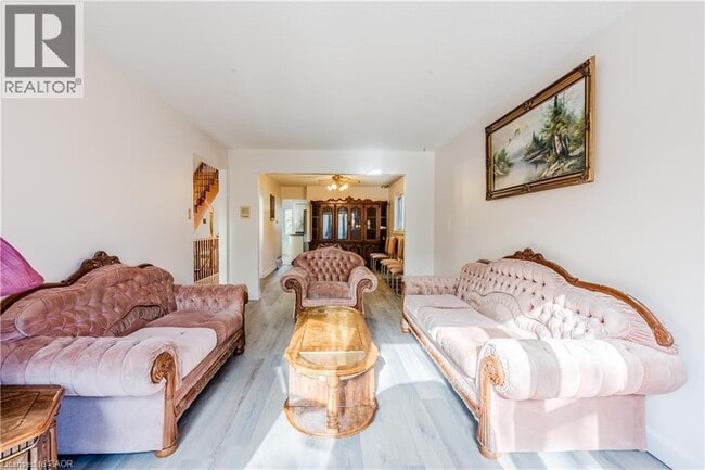 Photo du bâtiment - 8 Dingwall Ct