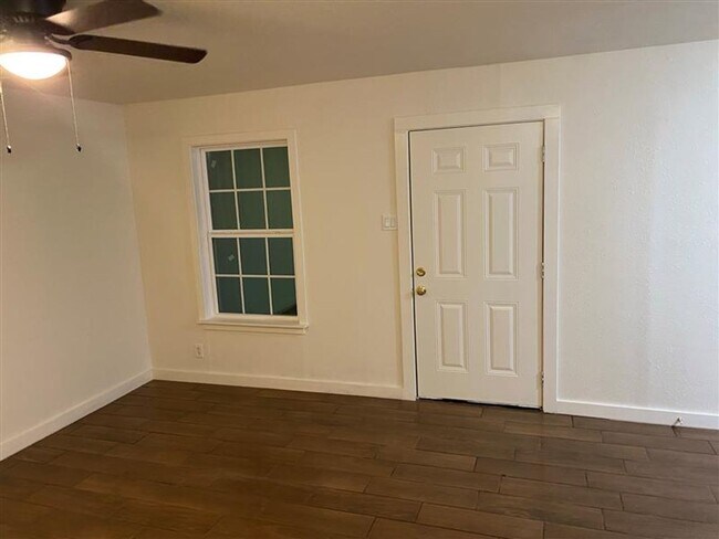 Photo - Cute 3/1 home with covered parking and large backyard