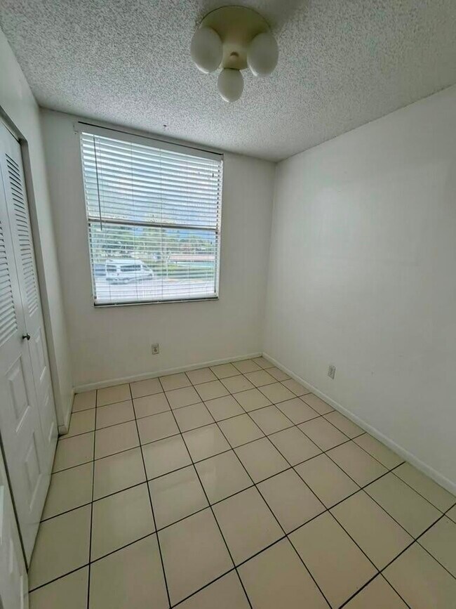 Foto del edificio - 7895 Margate Blvd