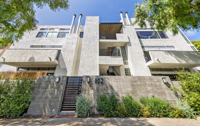 Building Photo - 1102 12th St