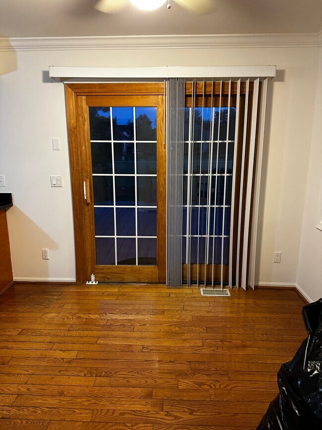 Foto del edificio - 45071 Lothrop Ct