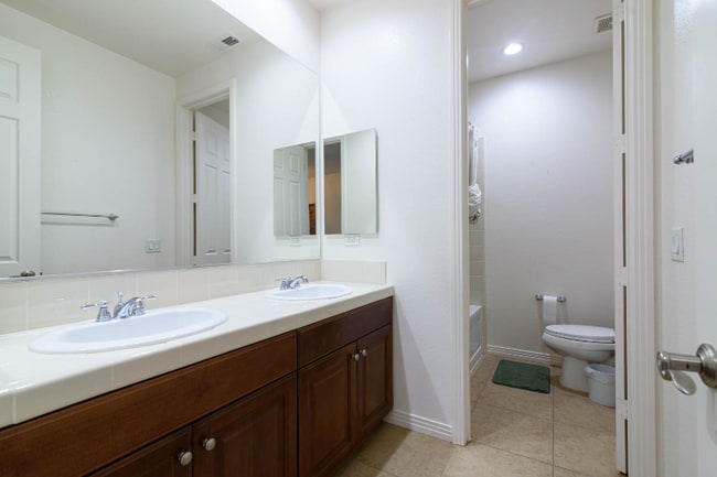 Building Photo - 35481 Domani Dr