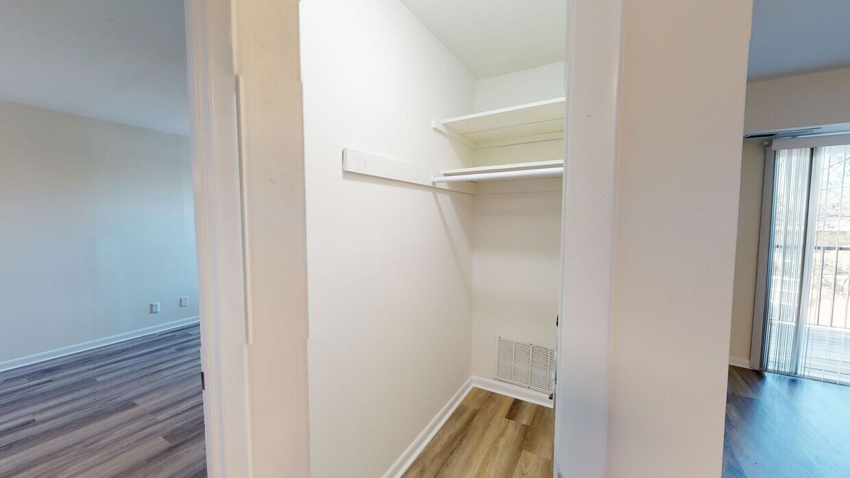 Building Photo - 351 Buckminster Dr