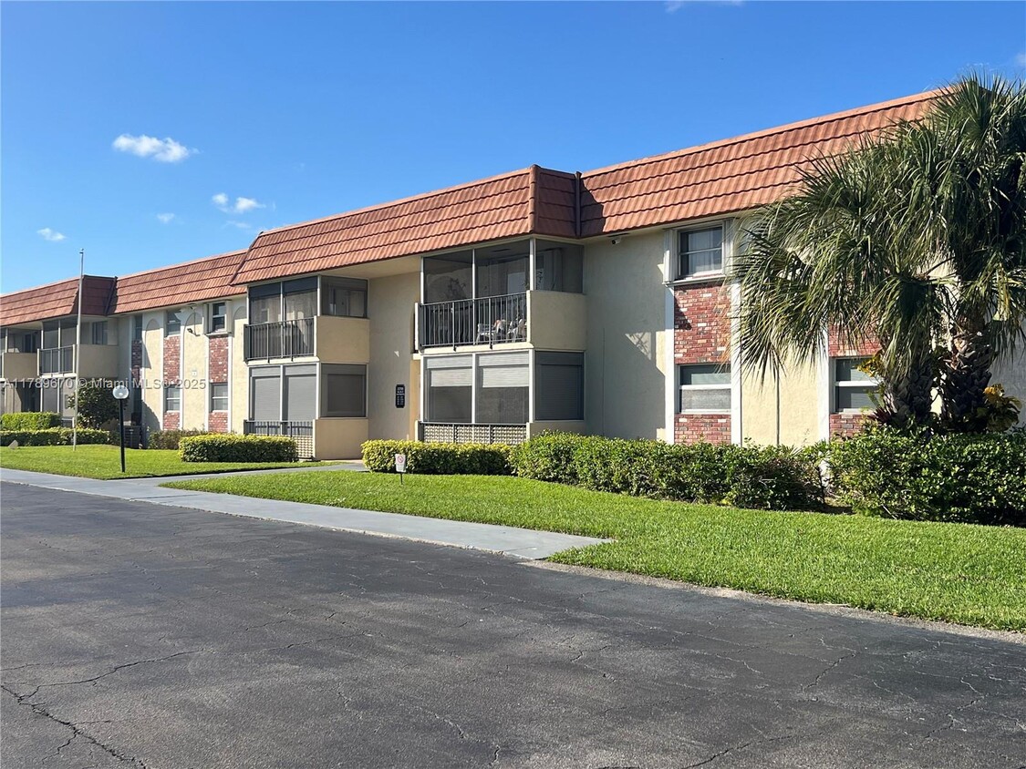 Foto principal - 22795 SW 66th Ave