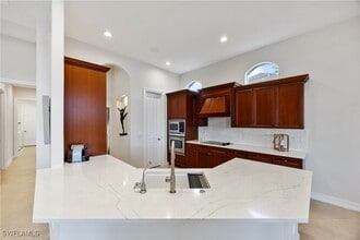 Building Photo - 8950 Shenendoah Cir