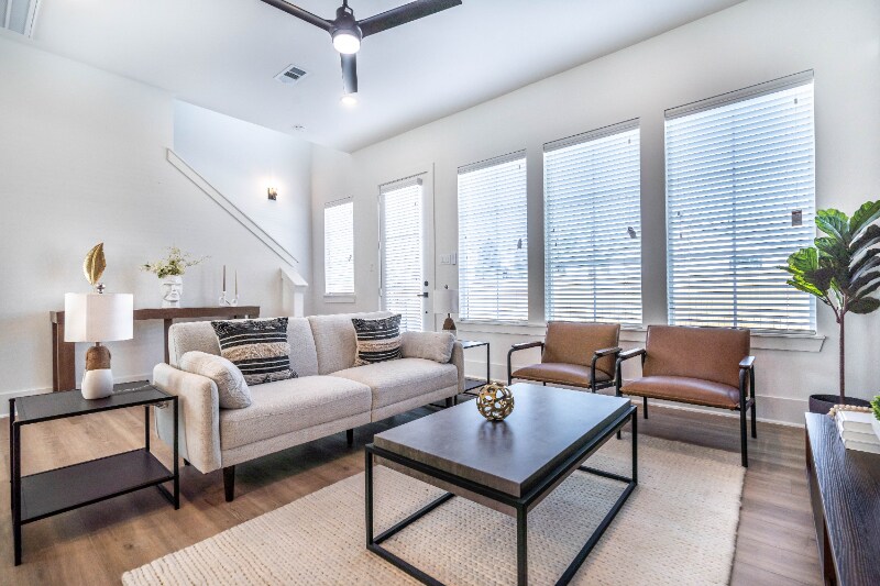 Foto principal - 5706 Roselane St